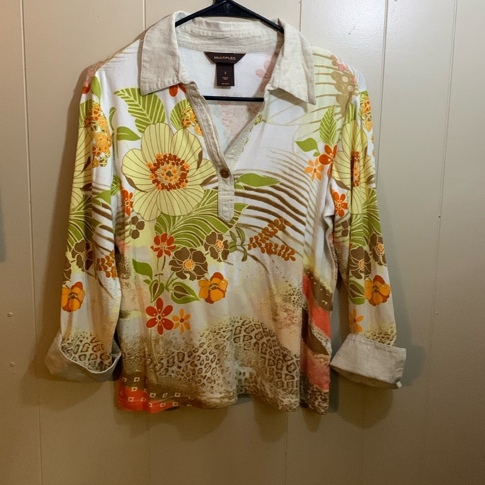Women’s S safari look blouse